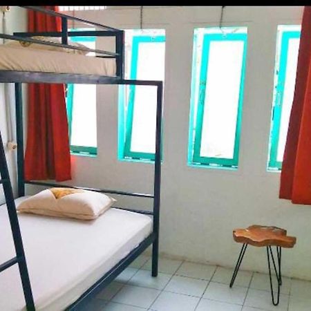 Laura'S Backpacker 523 Hostel Yogyakarta Exterior foto