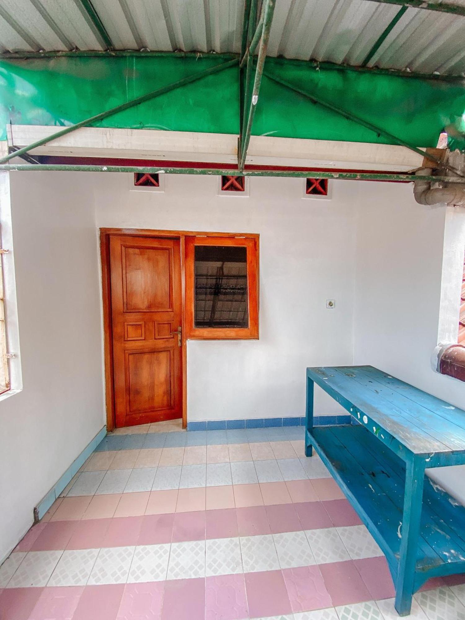 Laura'S Backpacker 523 Hostel Yogyakarta Exterior foto
