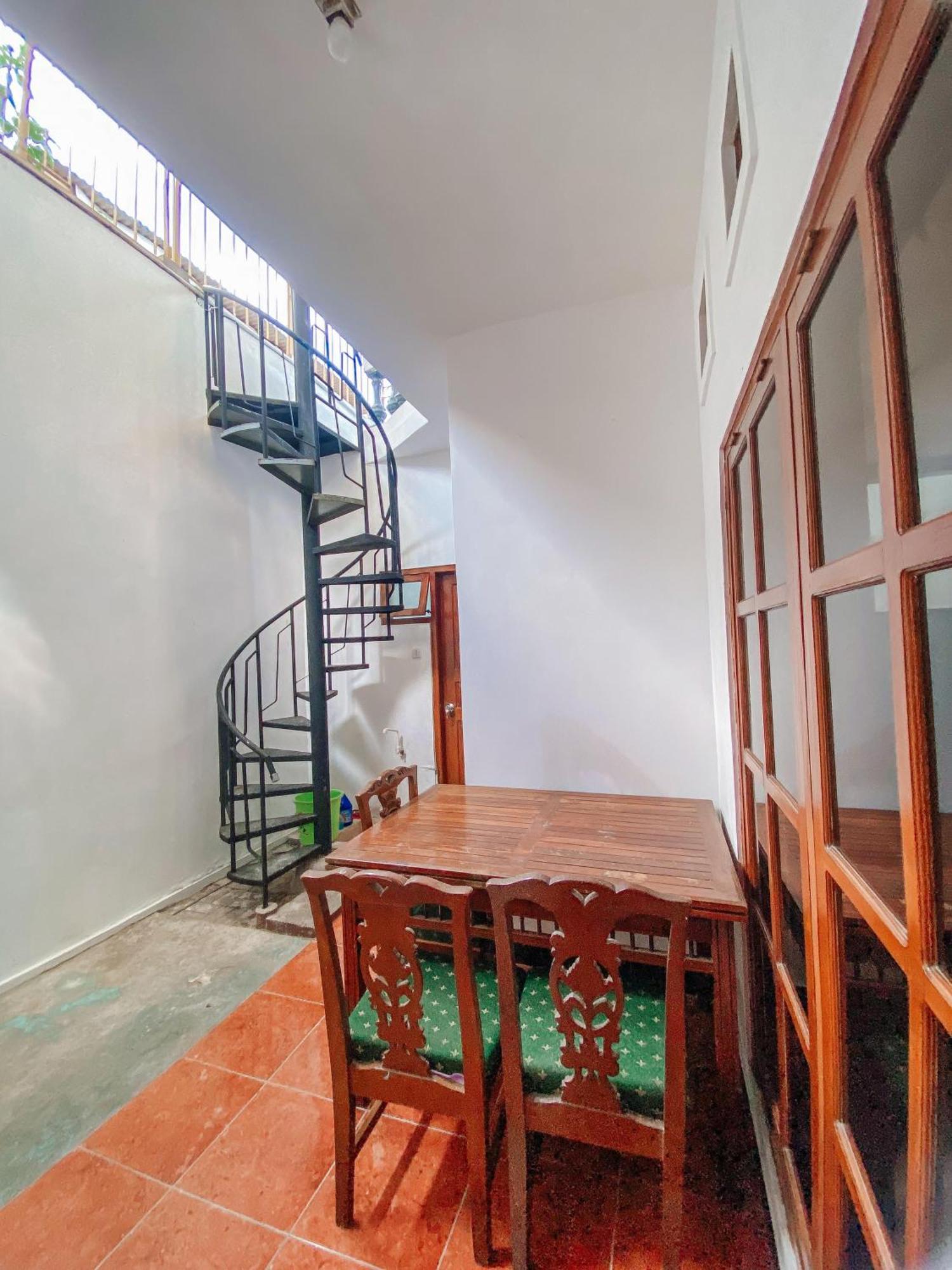 Laura'S Backpacker 523 Hostel Yogyakarta Exterior foto