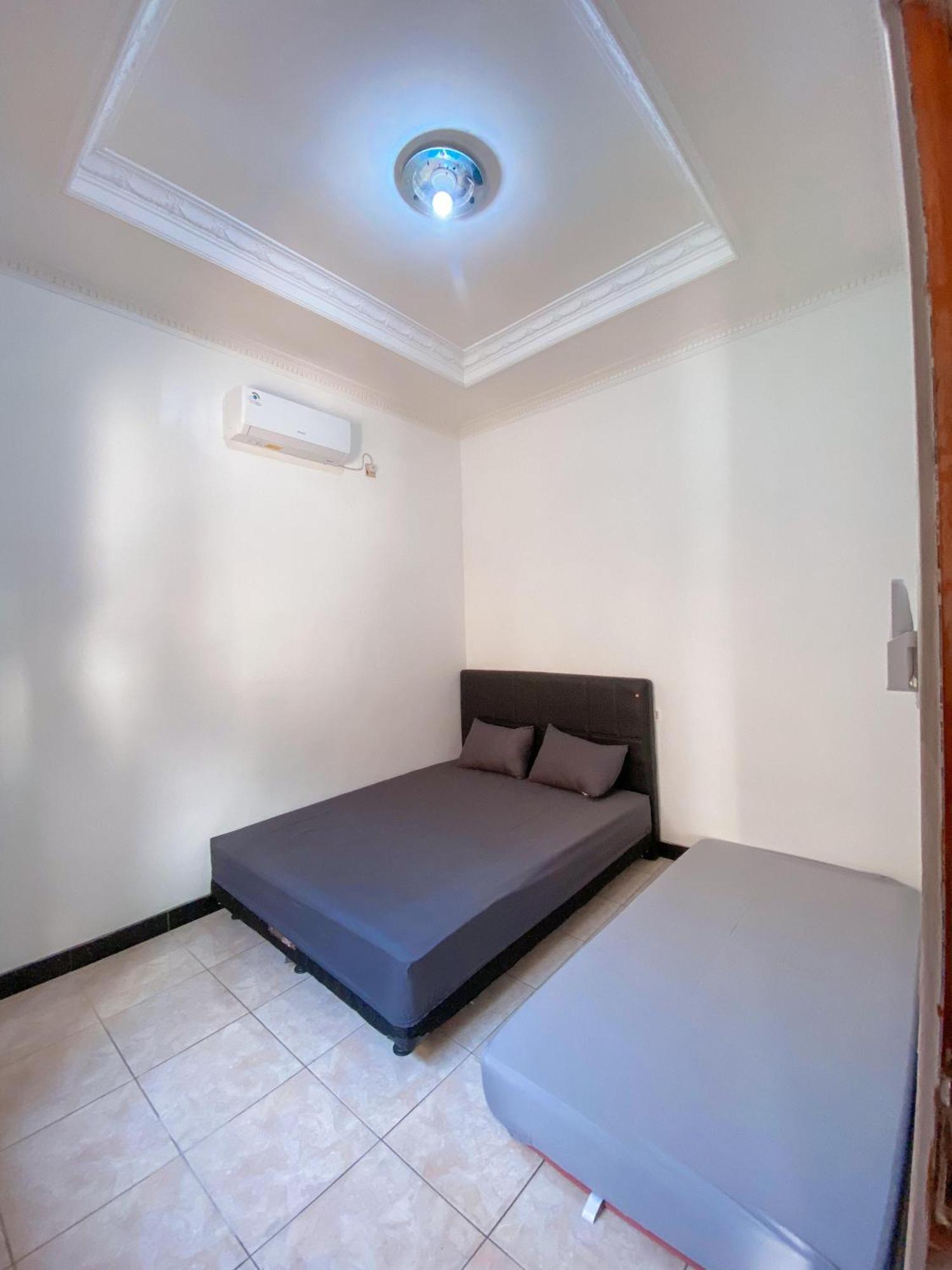 Laura'S Backpacker 523 Hostel Yogyakarta Exterior foto