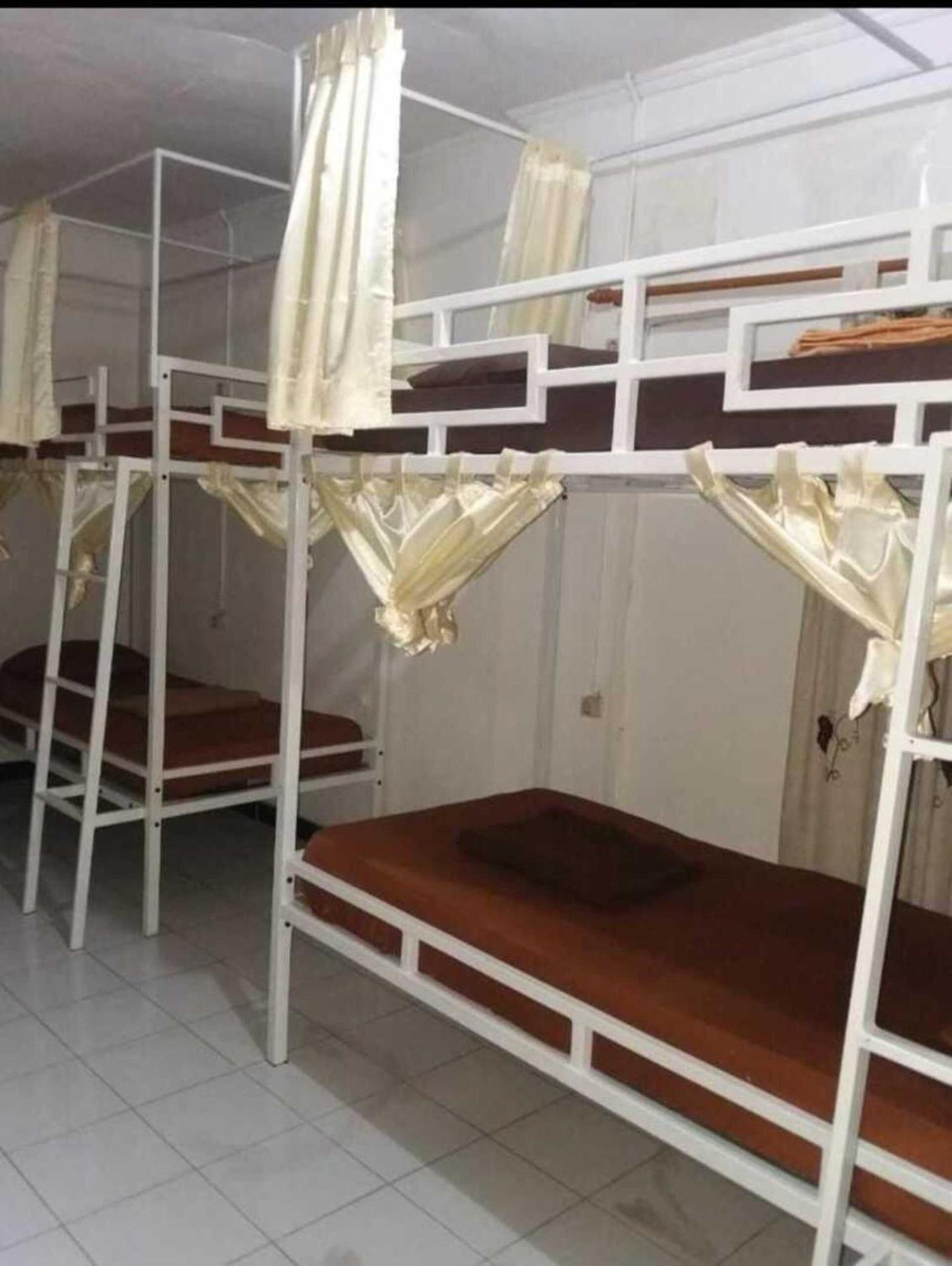 Laura'S Backpacker 523 Hostel Yogyakarta Exterior foto